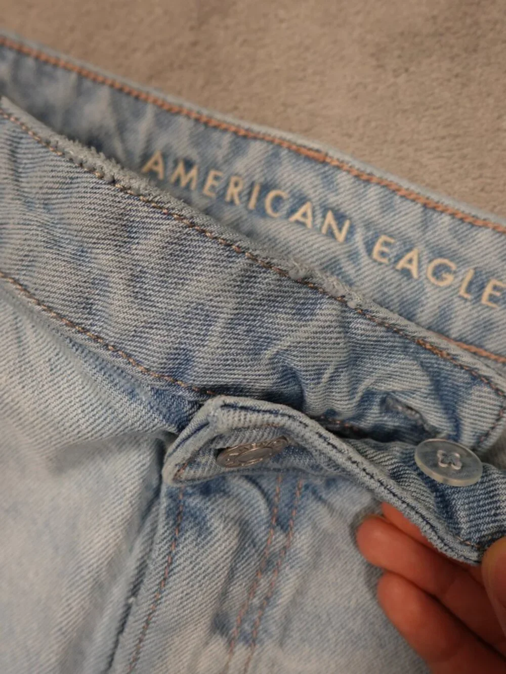 American‎ Eagle Perfect Mini Denim Skirt Women’s Size 16 Light Wash Frayed Hem
